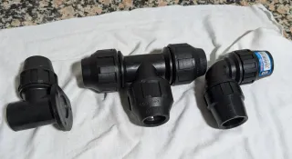 Piezas de riego (codos, tes, brida)