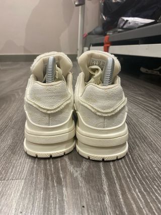 Louis Vuitton Beige Zapatillas