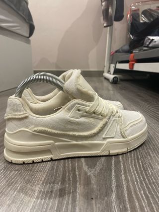 Louis Vuitton Beige Zapatillas