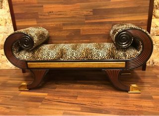 Banqueta clásica tapizada leopardo