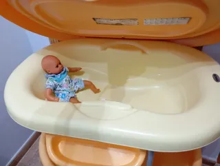 Cambiador bañera bebé Brevi con estantería