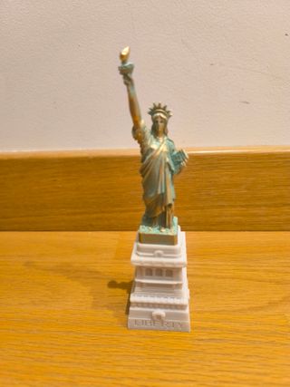 Estatua de la Libertad miniatura