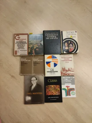 Varios libros de geografía, historia..