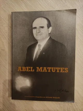 Varios libros de geografía, historia..