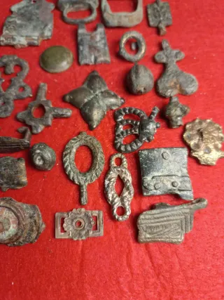 Lote adornos y pinjantes visigodos y más.