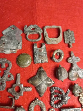 Lote adornos y pinjantes visigodos y más.