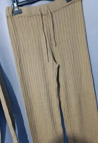 Se vende Conjunto  marrón talla M-L nuevo 15€