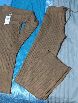 Se vende Conjunto  marrón talla M-L nuevo 15€