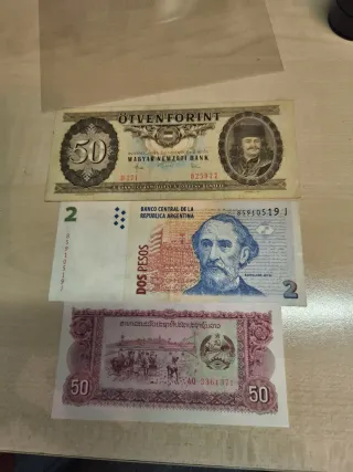 Lote 3 Billetes Mundiales: Hungría, Argentina, Lao