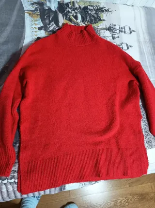 Jersey rojo cuello alto