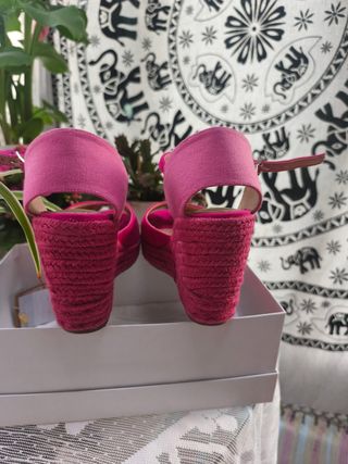 Sandalias cuña Azarey ,fucsia, talla 41