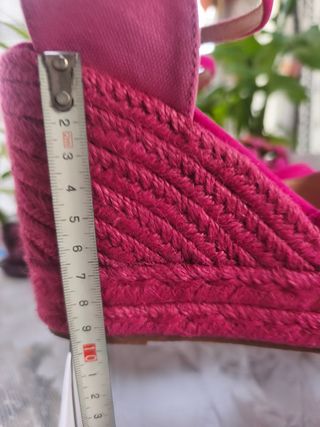 Sandalias cuña Azarey ,fucsia, talla 41