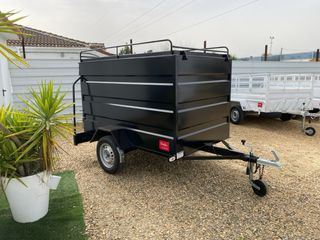 Remolque cerrado un eje