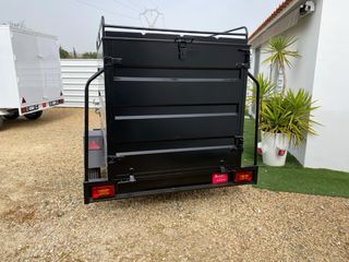 Remolque cerrado un eje