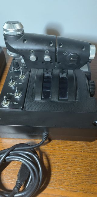 Logitech HOTAS H56 Joystick y Auriculares