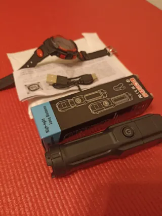 Set Reloj Deportivo y Mini Linterna