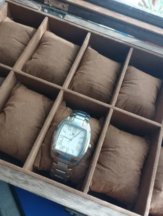 Elegante Reloj Viceroy Dorado y Plateado