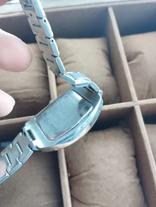 Elegante Reloj Viceroy Dorado y Plateado