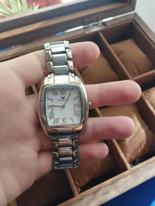 Elegante Reloj Viceroy Dorado y Plateado