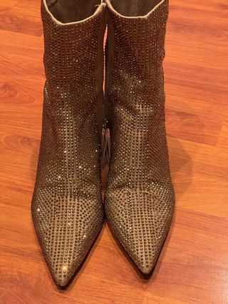 Botines dorados con strass