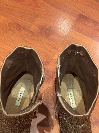 Botines dorados con strass