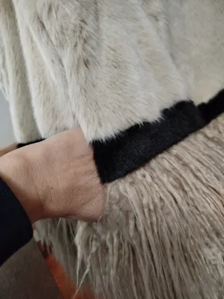 Chaleco pelo beige y negro