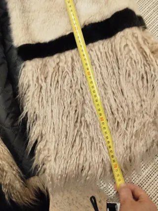 Chaleco pelo beige y negro