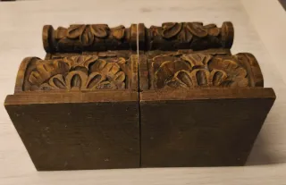 Pareja de Zapatas  Madera Tallada