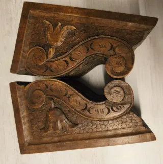 Pareja de Zapatas  Madera Tallada