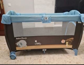 Carro de bebé con capota estampada