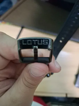 Reloj Lotus Acero Inoxidable Negro Dorado