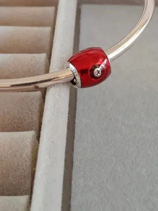 Charm pandora manzana de Blancanieves