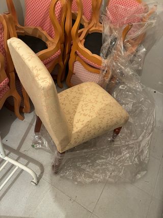 Sillón tapizado beige