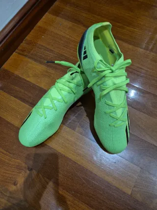 Botas de fútbol Adidas verdes