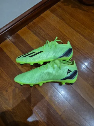 Botas de fútbol Adidas verdes