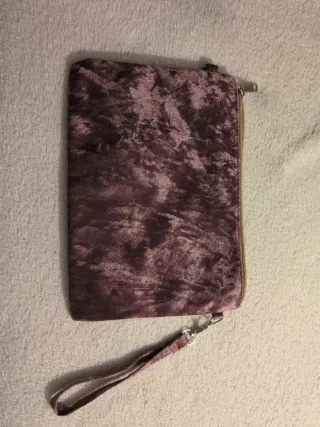 Bolso de mano con perlas