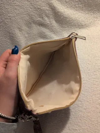 Bolso de mano con perlas
