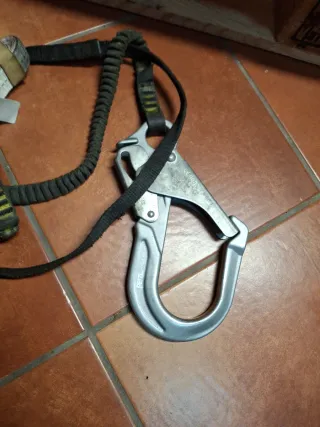 Doble gancho absorbica  anticaídas Petzl