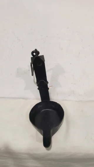 Antiguo quemador aceite incienso rústico hierro