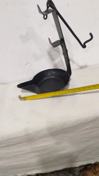 Antiguo quemador aceite incienso rústico hierro