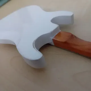 Mini guitarra decorativa AC/DC de madera