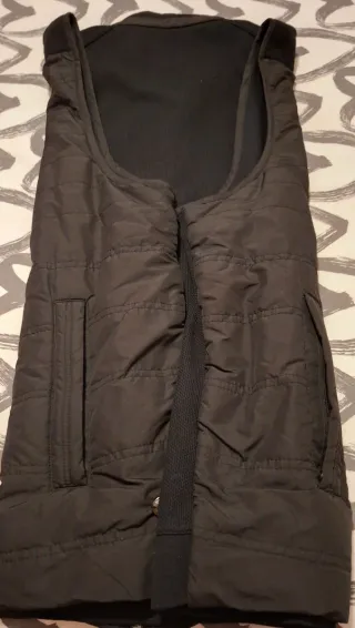 Chaleco acolchado hombre negro