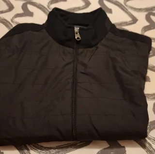 Chaleco acolchado hombre negro