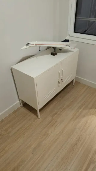 Aparador metálico blanco Mustard Made