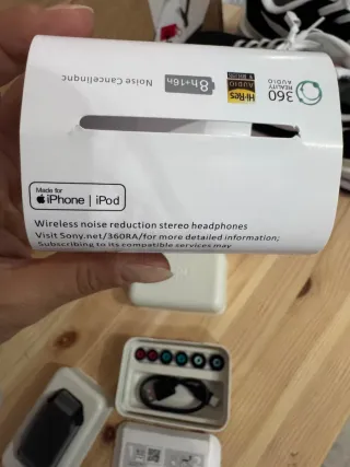 Auriculares Sony WF-1000XM5 registrados en Sony