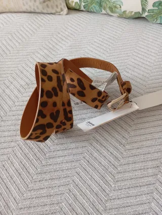 Cinturón estampado leopardo Stradivarius