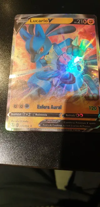 Carta Pokémon Lucario V 145/264