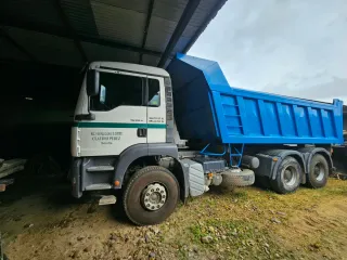 Camion para transporte de mercancías.