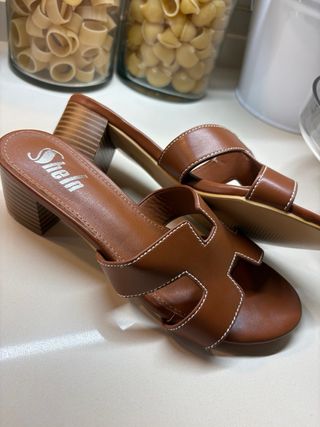 Sandalias marrones sin estrenar