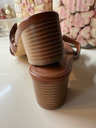 Sandalias marrones sin estrenar